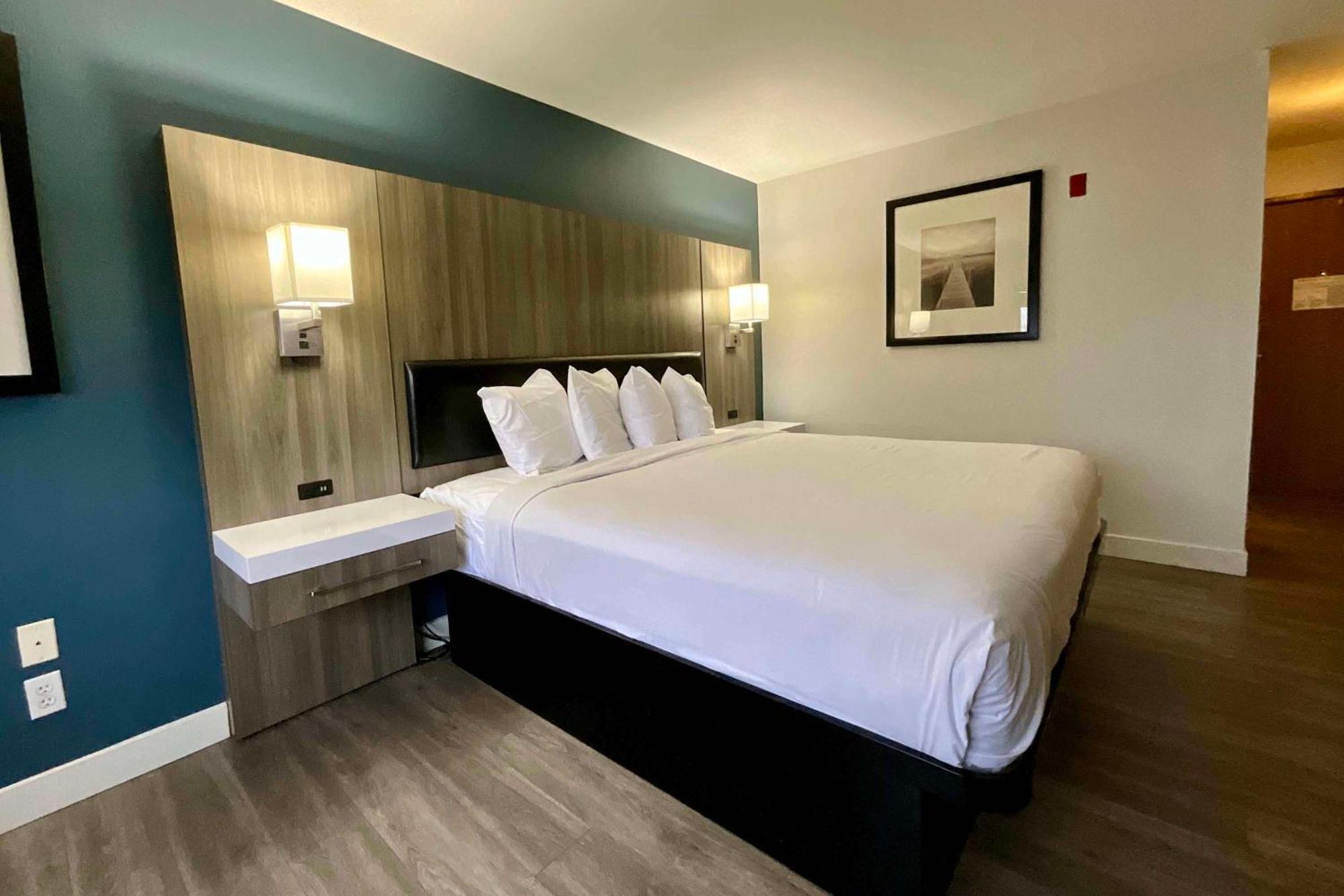 Baymont By Wyndham Kent - Seattle Hotel Exterior photo